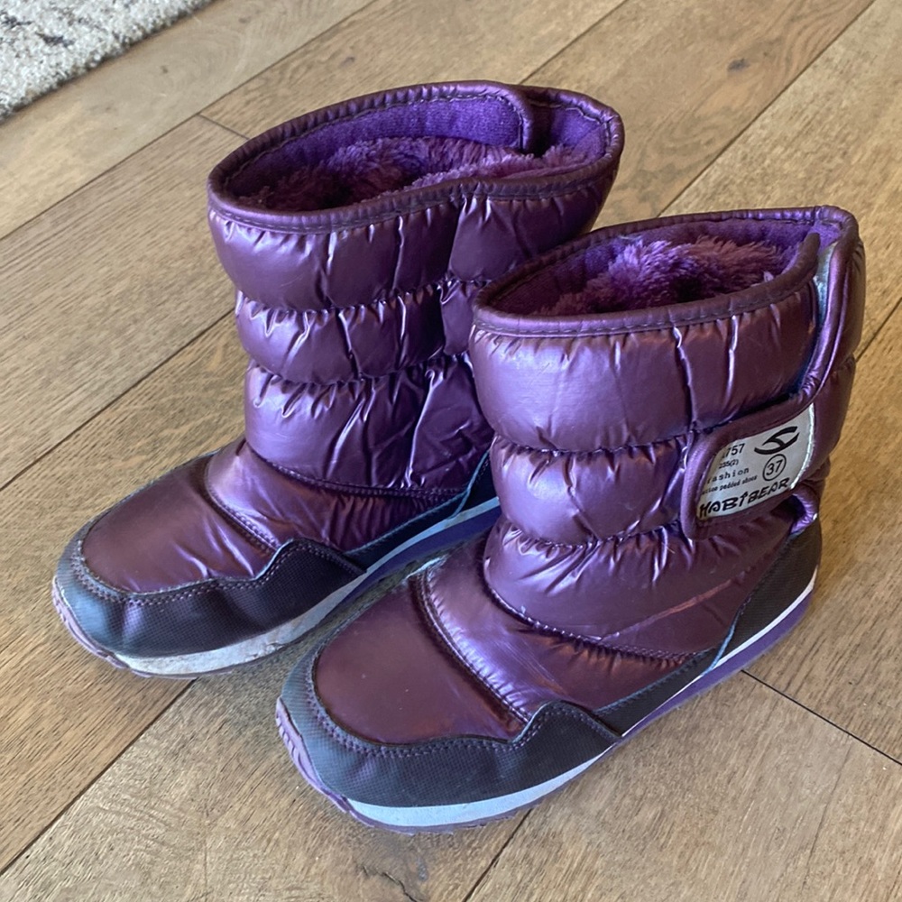 Snow boots size 37 big girls purple good condition.